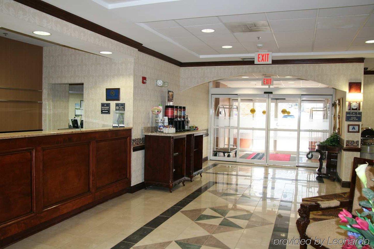 Hampton Inn Newberry Opera House Interior photo