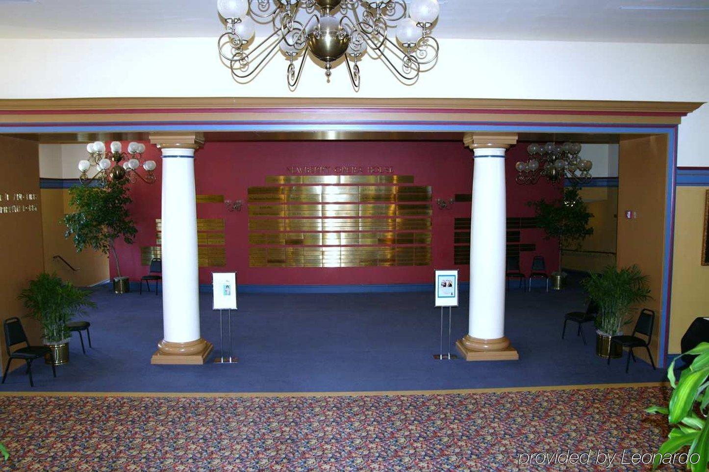 Hampton Inn Newberry Opera House Interior photo