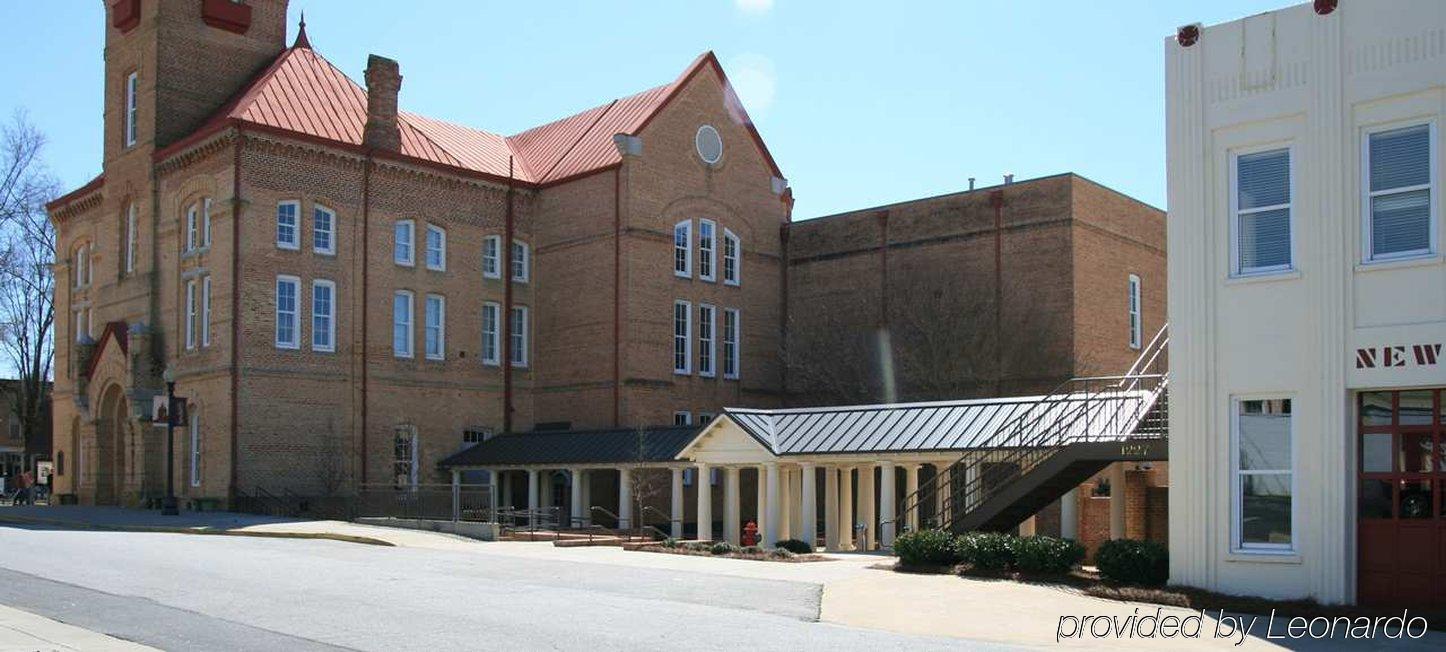 Hampton Inn Newberry Opera House Exterior photo