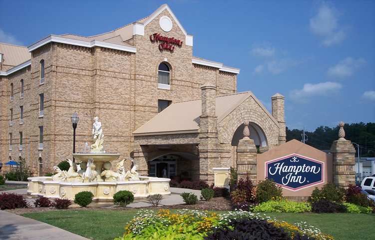 Hampton Inn Newberry Opera House Exterior photo